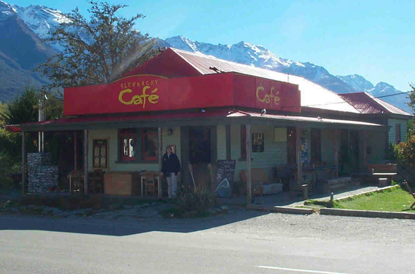 Glenorchy tavern Day Trip from our apartments in Queenstown 