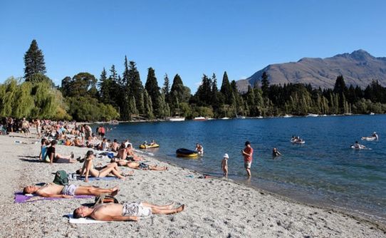 Summer packing Queenstown New Zealand Accommodation Hotels Apartments Stay 1