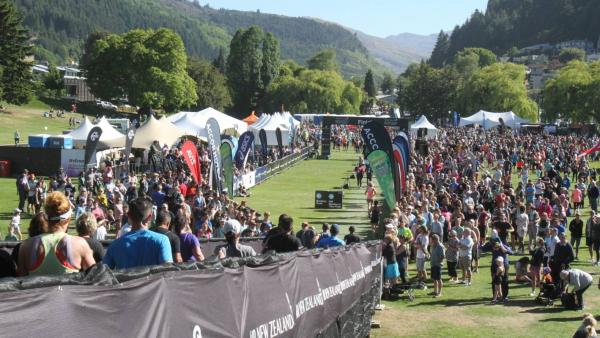 finish line queenstown marathon